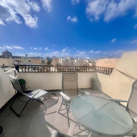 Daire 83/3-lovely 1 Bedroom Penthouse *