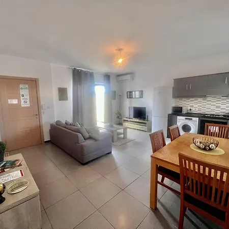 83/3-lovely 1 Bedroom Penthouse Appartamento